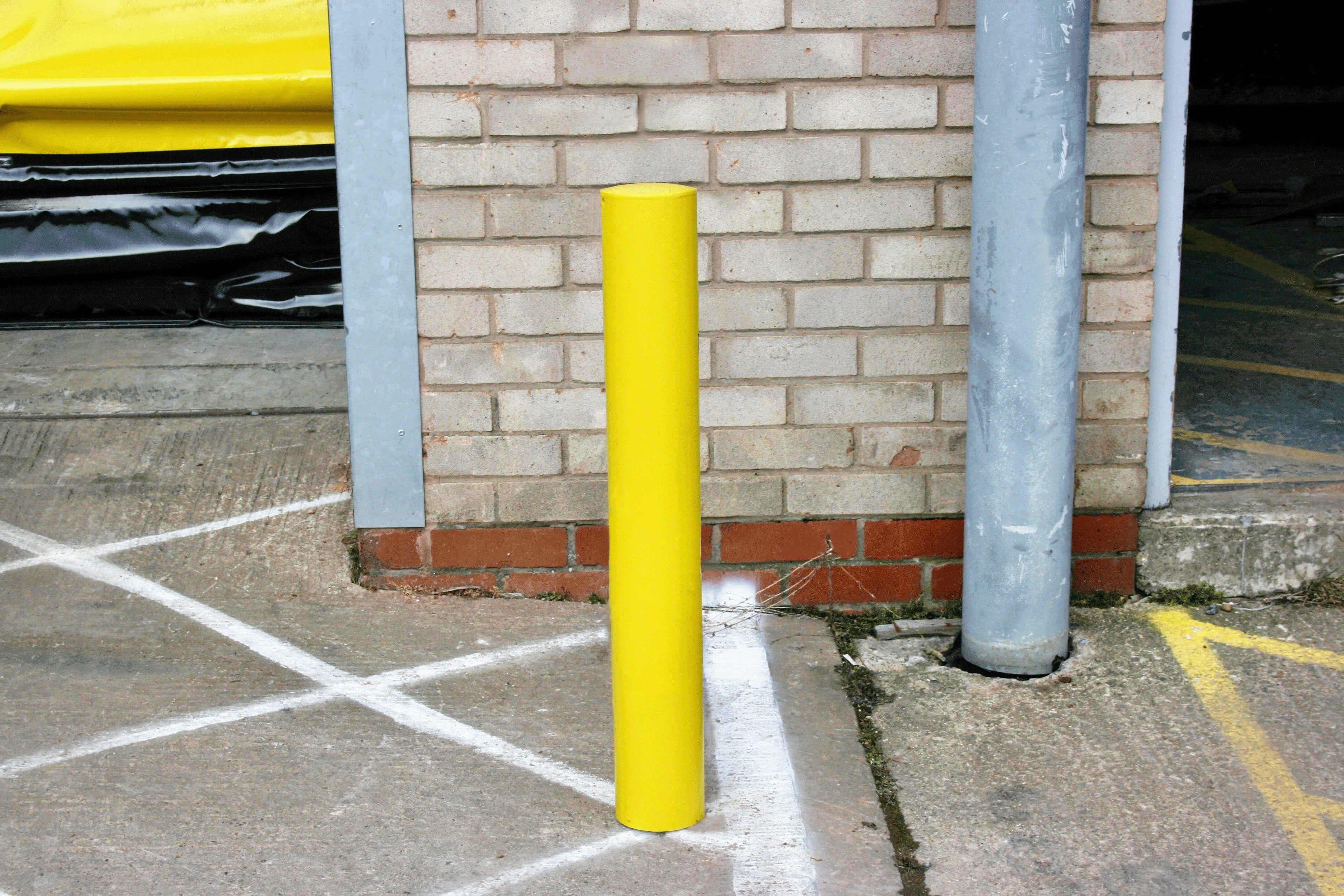 Heavy-Duty Steel Dig-In Bollard H1200mm x D114mm - Galvanized or Safety Yellow (RAL1007)